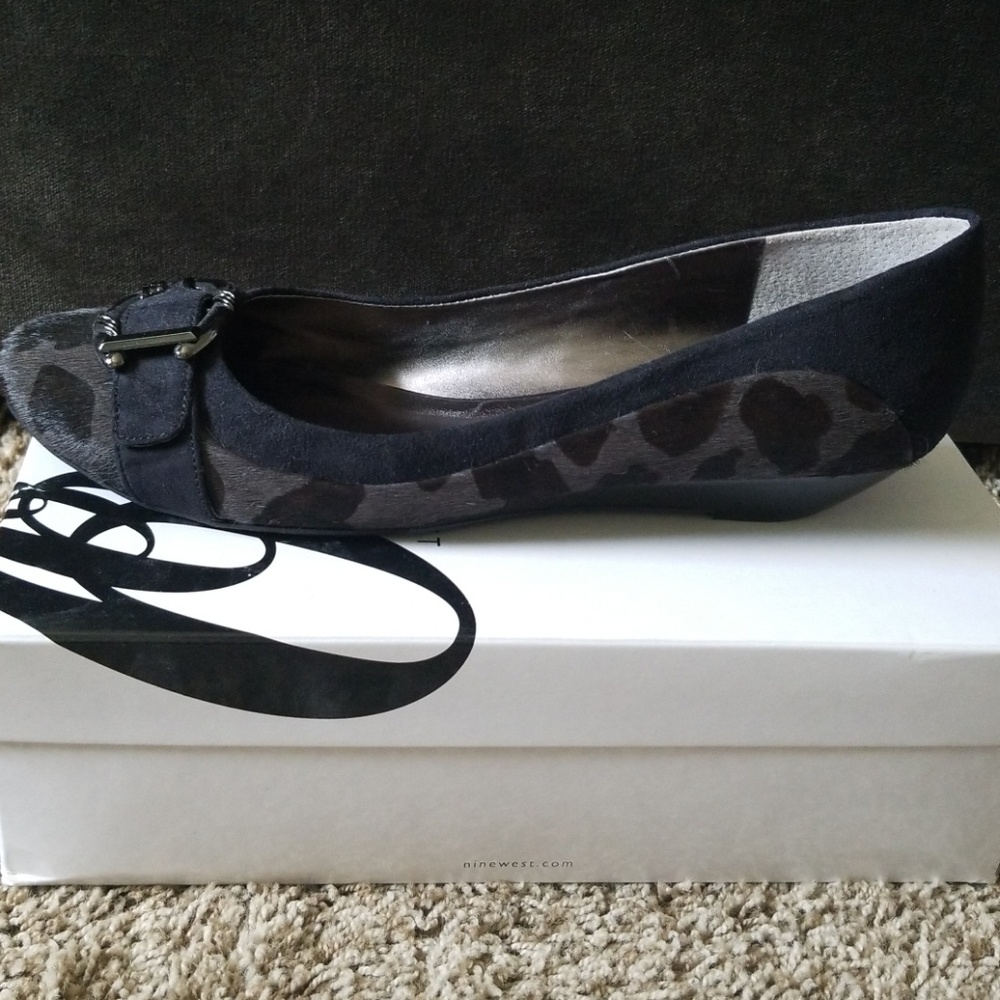 BLACK FRIDAY Nine West slight wedge 10.5